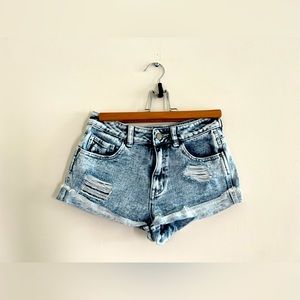 Kendall and Kylie Distressed Acid Wash Light Denim Jean Shorts 24
